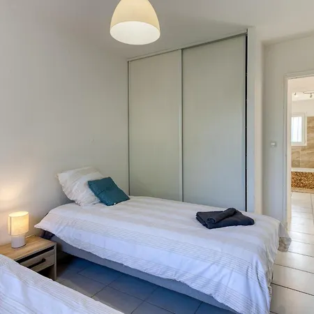 Harmante Maison Proche Holiday home