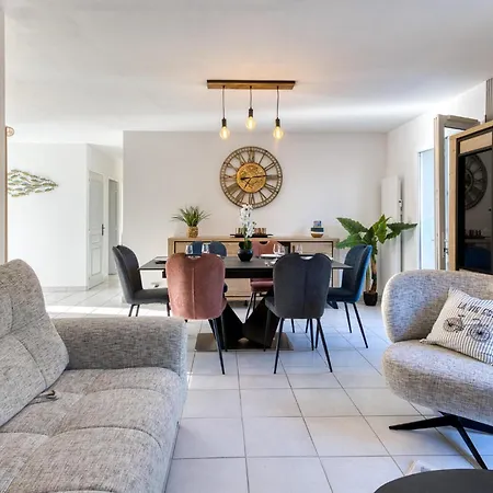 Holiday home Harmante Maison Proche